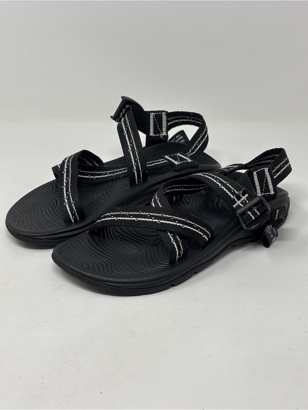 CHACO Women’s Zvolv 2 black/white Strappy sandals size 5 hiking outdoor